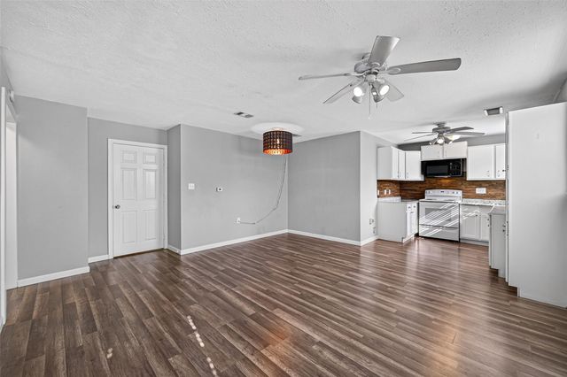 3903 Dawn Lane, Richmond, TX 77406