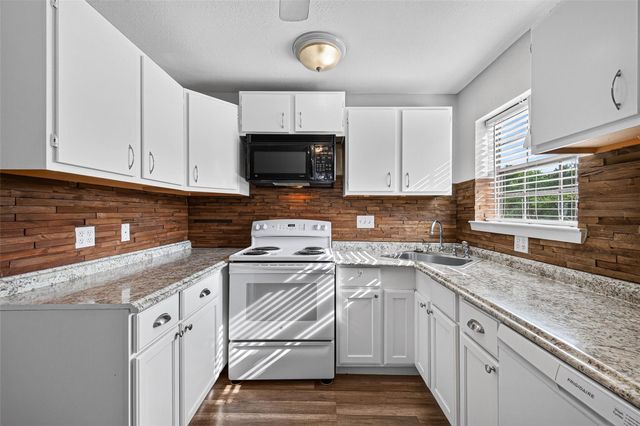 3903 Dawn Lane, Richmond, TX 77406