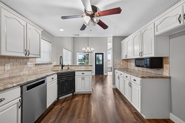 3903 Dawn Lane, Richmond, TX 77406
