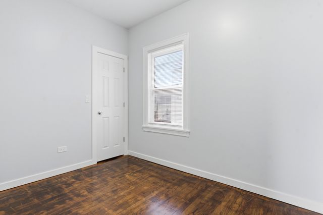 22 E 19th Place, Chicago Heights, IL 60411