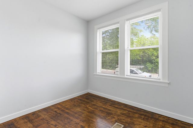 22 E 19th Place, Chicago Heights, IL 60411