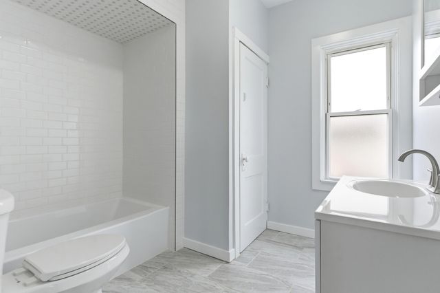 22 E 19th Place, Chicago Heights, IL 60411