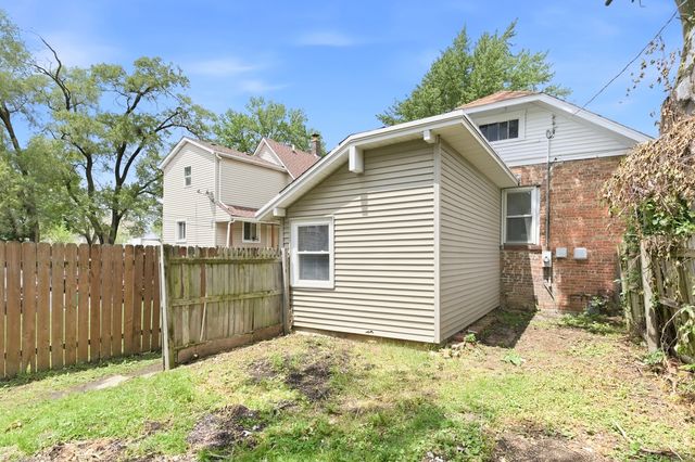 22 E 19th Place, Chicago Heights, IL 60411