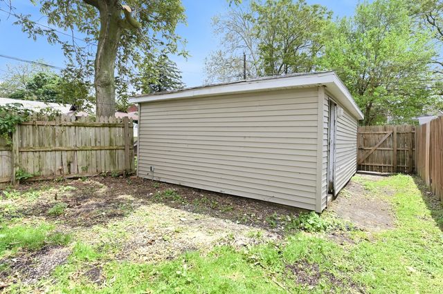 22 E 19th Place, Chicago Heights, IL 60411