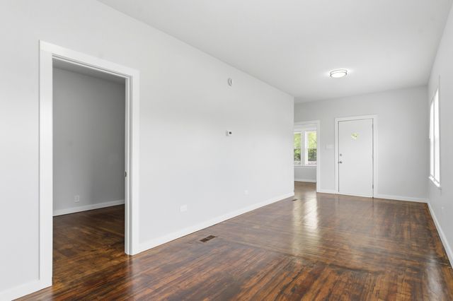 22 E 19th Place, Chicago Heights, IL 60411
