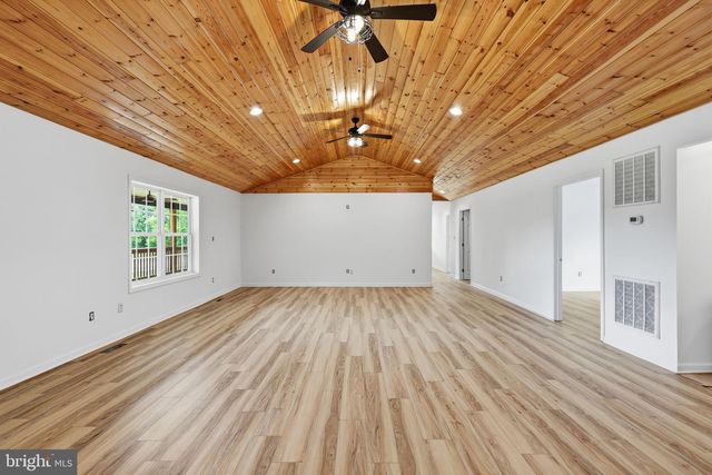 8757 HEDGESVILLE RD, Hedgesville, WV 25427