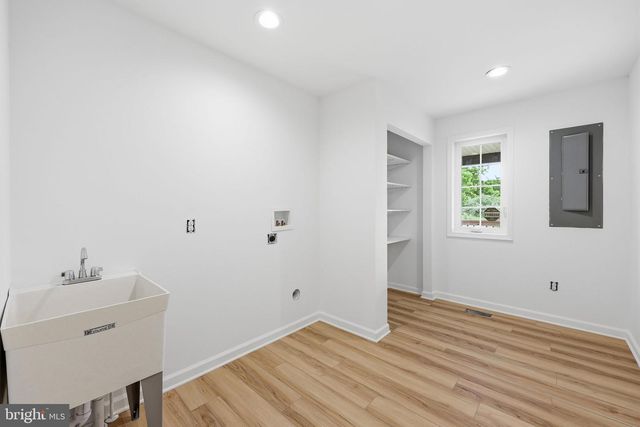 8757 HEDGESVILLE RD, Hedgesville, WV 25427