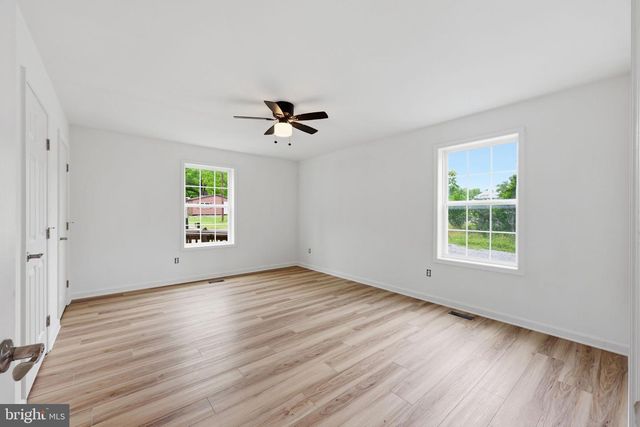 8757 HEDGESVILLE RD, Hedgesville, WV 25427