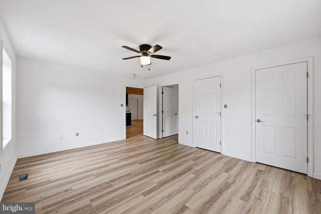 8757 HEDGESVILLE RD, Hedgesville, WV 25427