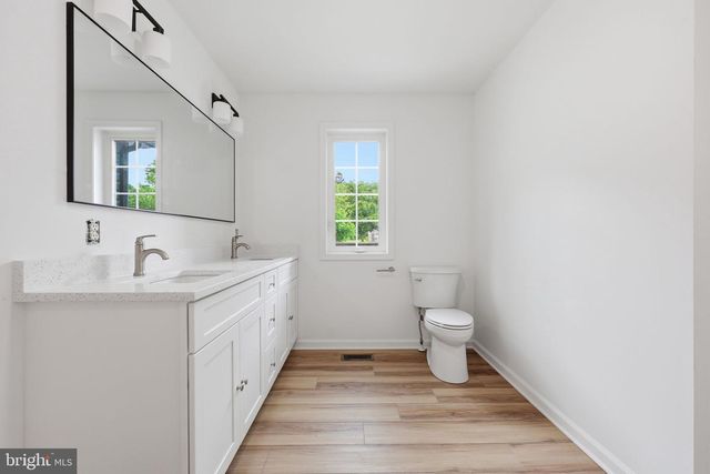 8757 HEDGESVILLE RD, Hedgesville, WV 25427