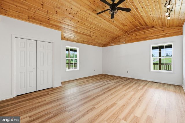 8757 HEDGESVILLE RD, Hedgesville, WV 25427