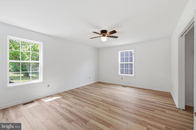 8757 HEDGESVILLE RD, Hedgesville, WV 25427