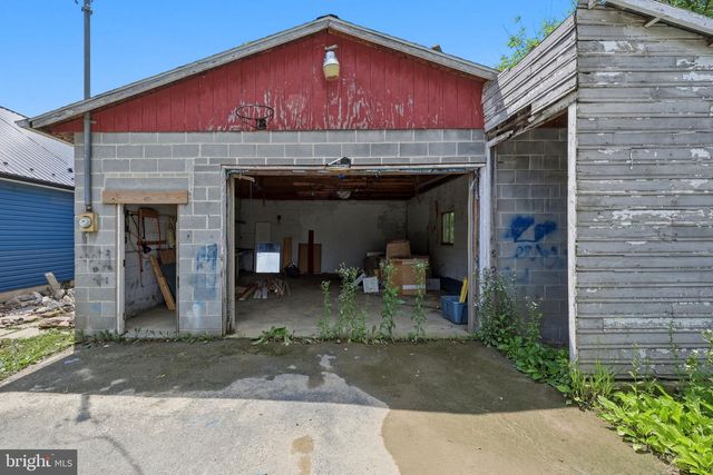 8757 HEDGESVILLE RD, Hedgesville, WV 25427