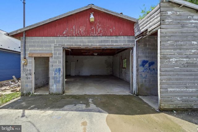 8757 HEDGESVILLE RD, Hedgesville, WV 25427