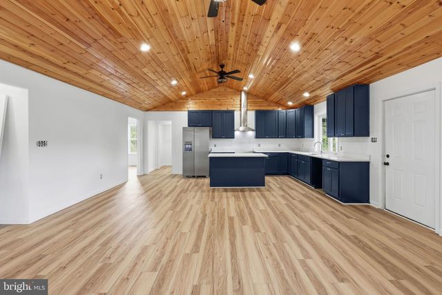 8757 HEDGESVILLE RD, Hedgesville, WV 25427