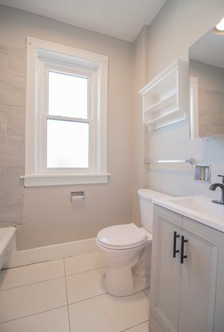 1414 W Pratt Boulevard 410, Chicago, IL 60626