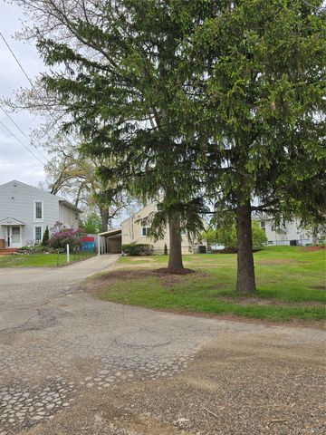 9114 Pontiac Lake Road, White Lake Charter Township, MI 48386