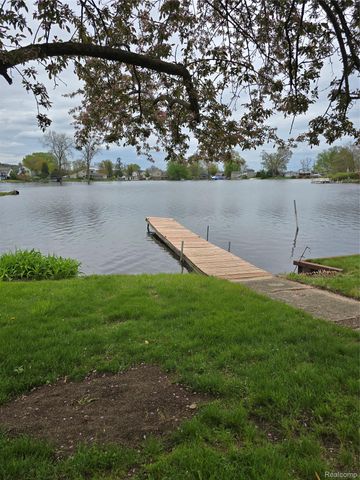 9114 Pontiac Lake Road, White Lake Charter Township, MI 48386