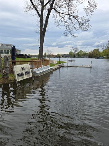 9114 Pontiac Lake Road, White Lake Charter Township, MI 48386