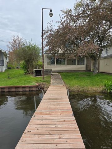 9114 Pontiac Lake Road, White Lake Charter Township, MI 48386