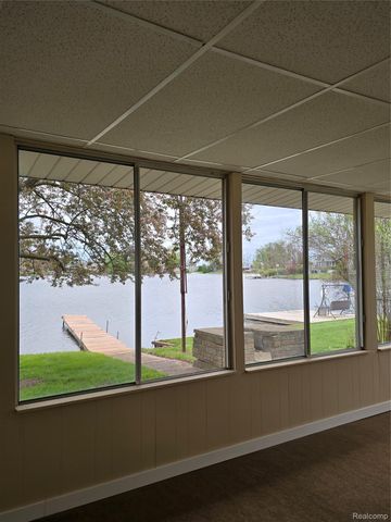 9114 Pontiac Lake Road, White Lake Charter Township, MI 48386