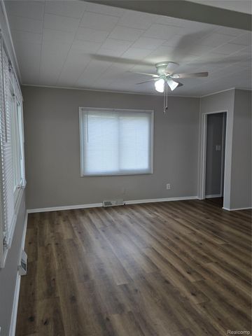 9114 Pontiac Lake Road, White Lake Charter Township, MI 48386