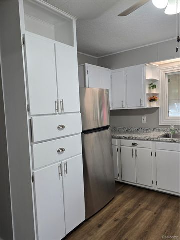 9114 Pontiac Lake Road, White Lake Charter Township, MI 48386
