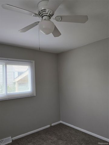 9114 Pontiac Lake Road, White Lake Charter Township, MI 48386