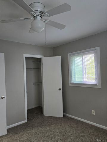 9114 Pontiac Lake Road, White Lake Charter Township, MI 48386