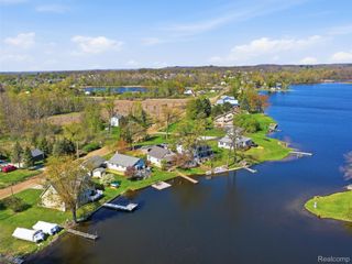 9114 Pontiac Lake Road, White Lake Charter Township, MI 48386
