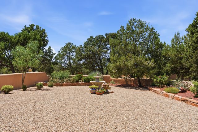 112 Sunrise Drive E, Santa Fe, NM 87506