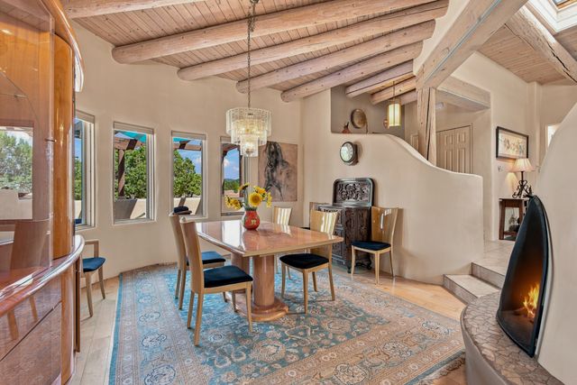 112 Sunrise Drive E, Santa Fe, NM 87506