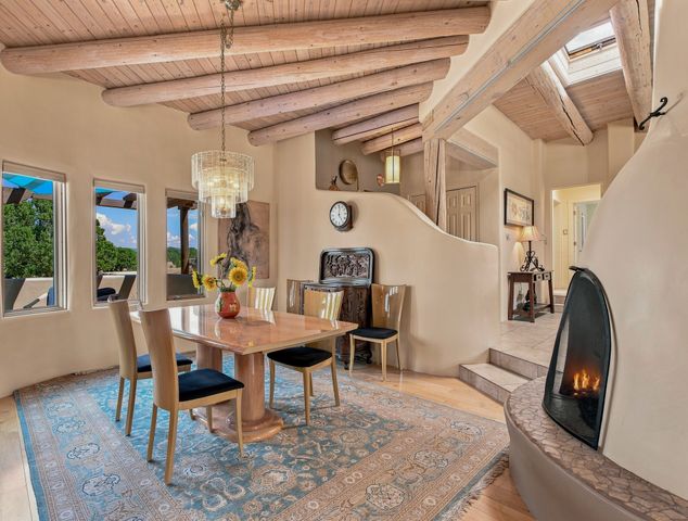 112 Sunrise Drive E, Santa Fe, NM 87506