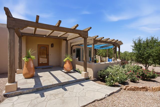 112 Sunrise Drive E, Santa Fe, NM 87506