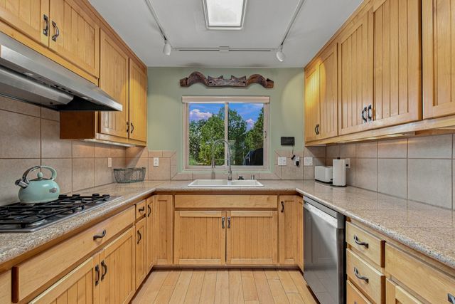 112 Sunrise Drive E, Santa Fe, NM 87506