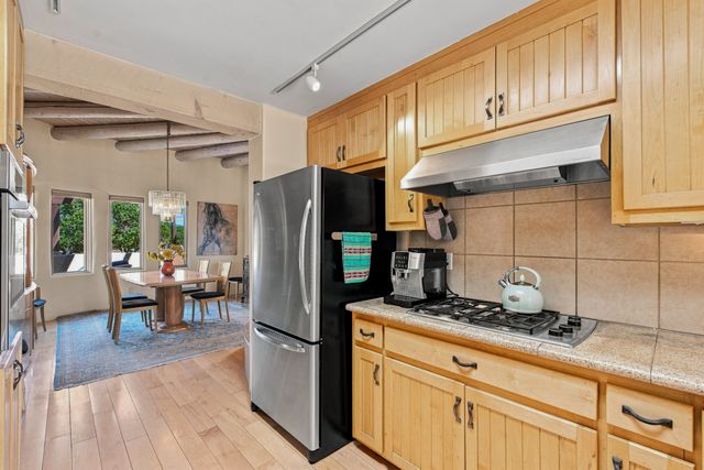 112 Sunrise Drive E, Santa Fe, NM 87506