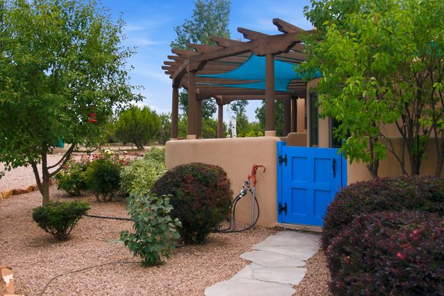 112 Sunrise Drive E, Santa Fe, NM 87506