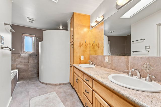 112 Sunrise Drive E, Santa Fe, NM 87506