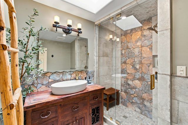 112 Sunrise Drive E, Santa Fe, NM 87506