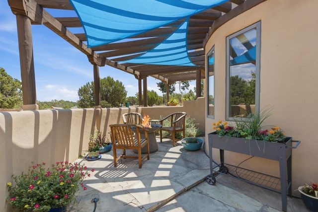112 Sunrise Drive E, Santa Fe, NM 87506