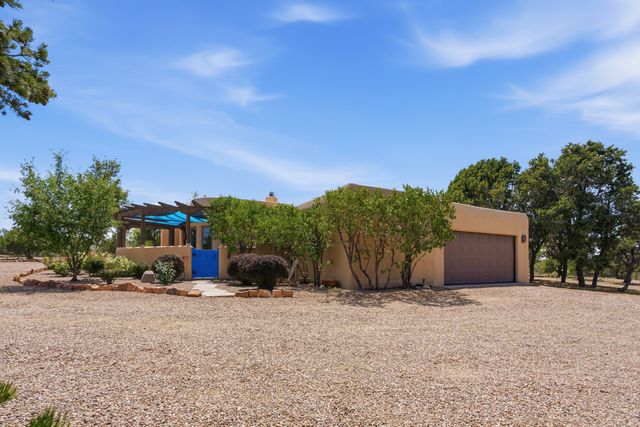112 Sunrise Drive E, Santa Fe, NM 87506