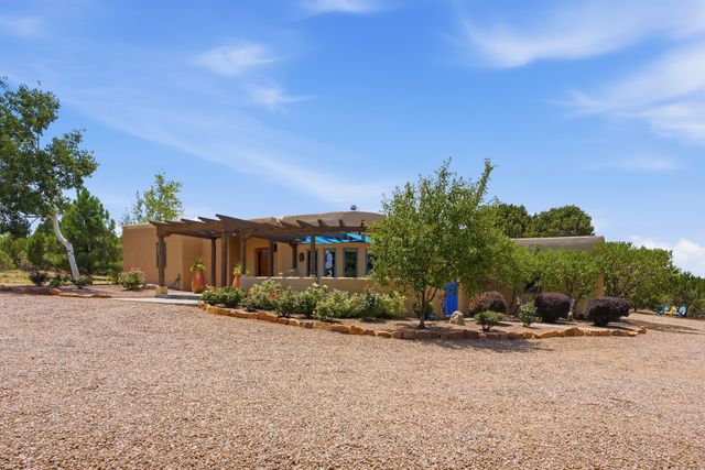 112 Sunrise Drive E, Santa Fe, NM 87506