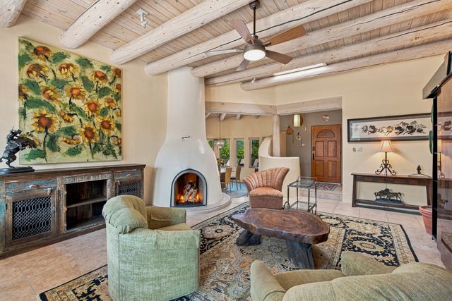 112 Sunrise Drive E, Santa Fe, NM 87506