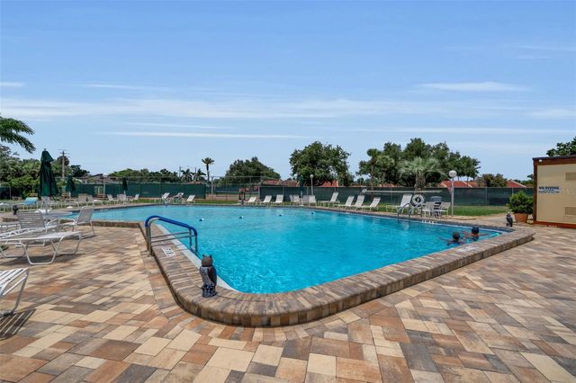 1409 56TH STREET W 1409, Bradenton, FL 34209