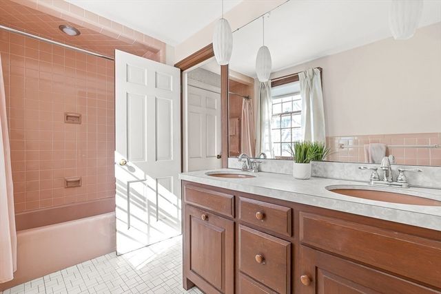 10 Dartmouth Street, Winchester, MA 01890