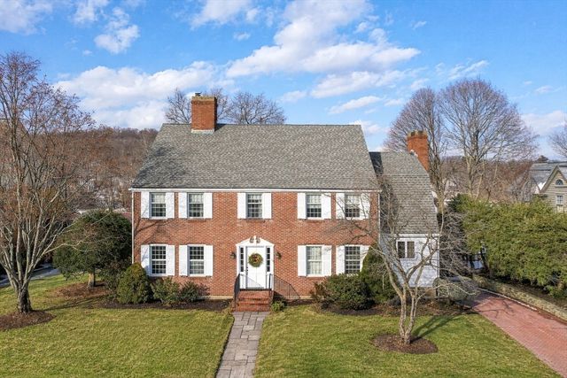 10 Dartmouth Street, Winchester, MA 01890