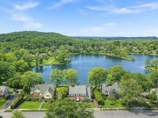 10 Dartmouth Street, Winchester, MA 01890