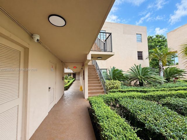 10625 SW 112th Avenue 111, Miami, FL 33176