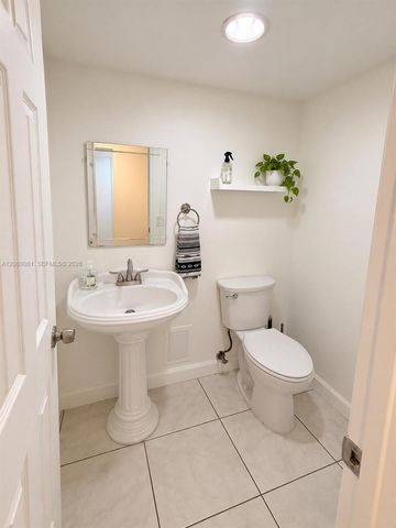 10625 SW 112th Avenue 111, Miami, FL 33176