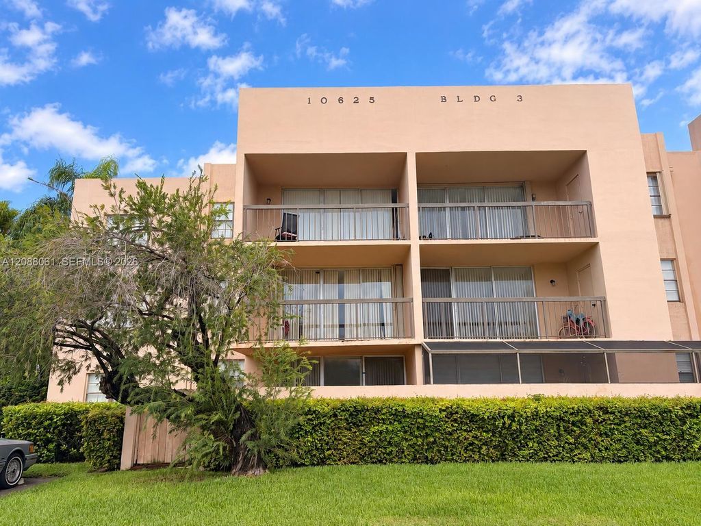 10625 SW 112th Avenue 111, Miami, FL 33176